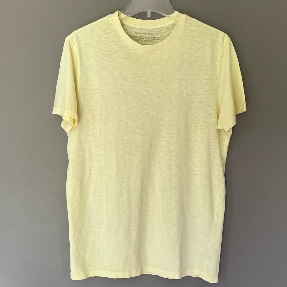 American Eagle Sz M Butter Yellow Short Sleeve Crew Neck Tee 100% Cotton Shirt